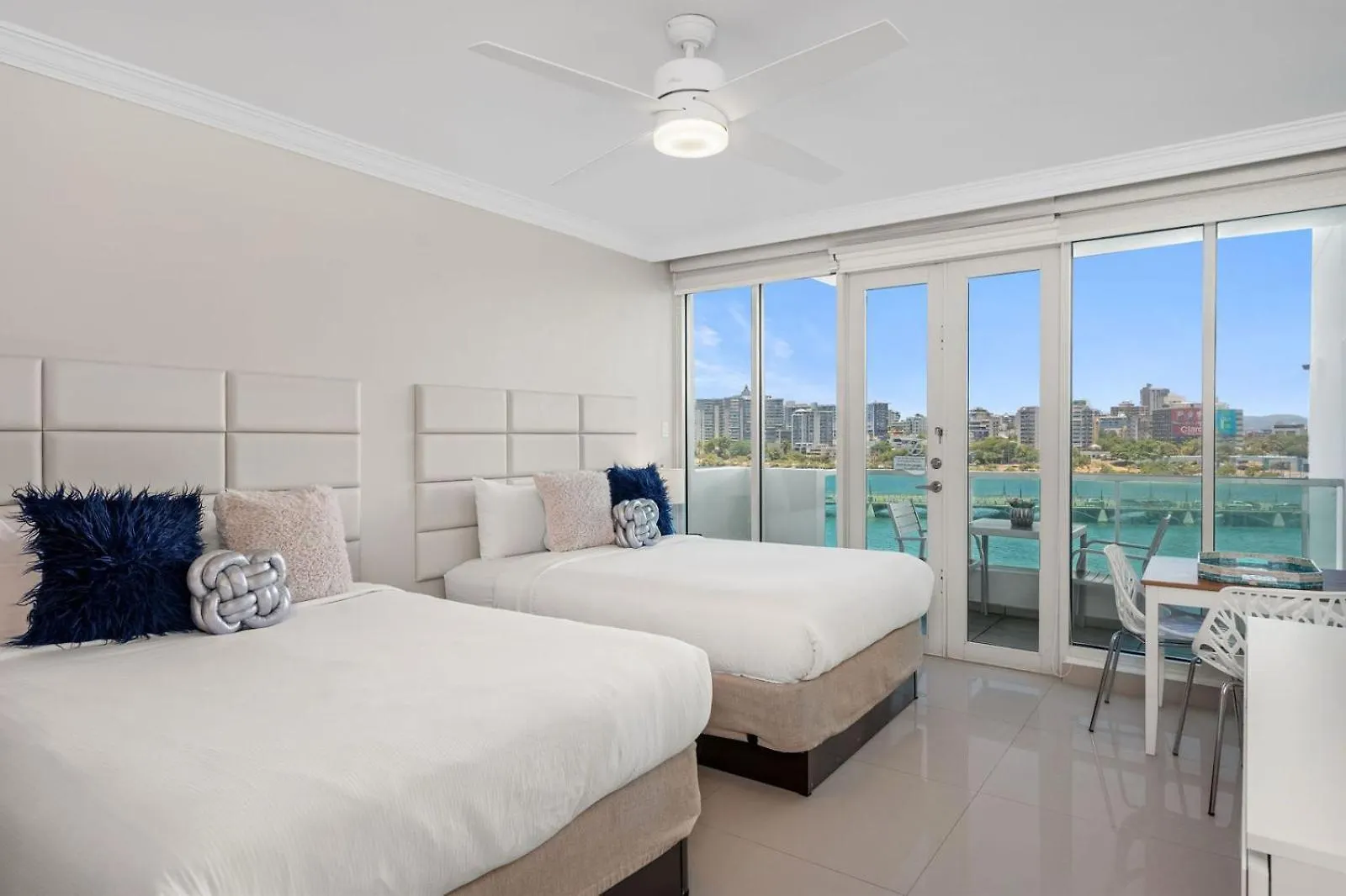 The Sunrise Studio With Ocean View L 2 Queen Beds San Juan