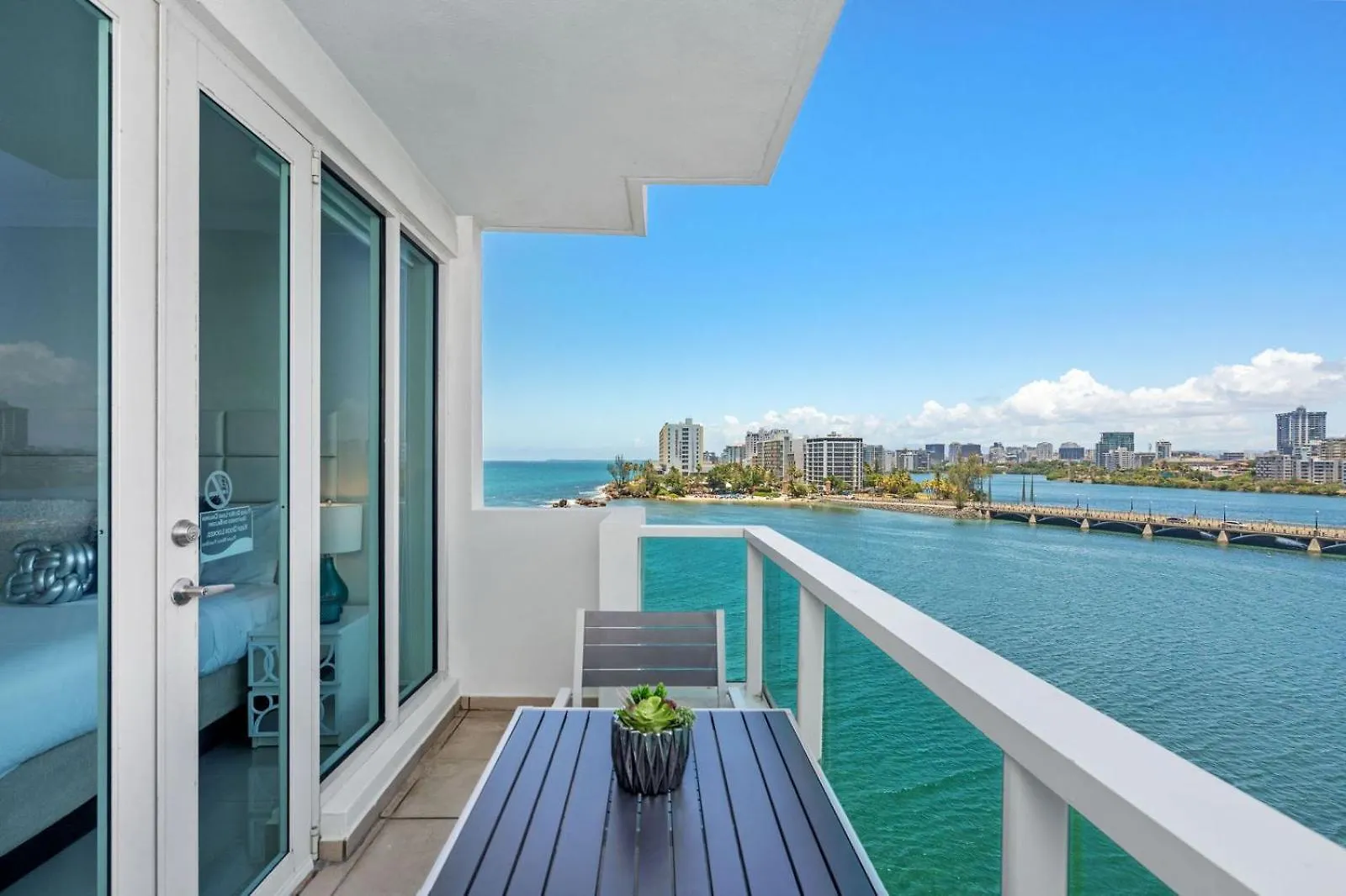 The Sunrise Studio With Ocean View L 2 Queen Beds Сан-Хуан